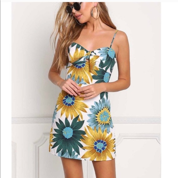 Dresses & Skirts - Love Culture NWT Floral Tie front Dress